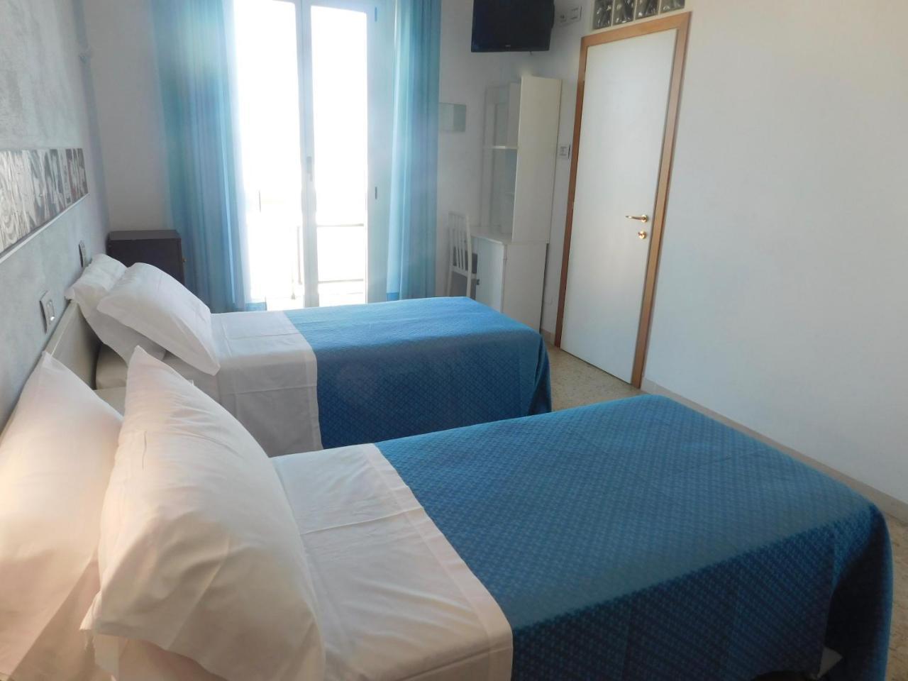 Hotel Dolores 里米尼 外观 照片