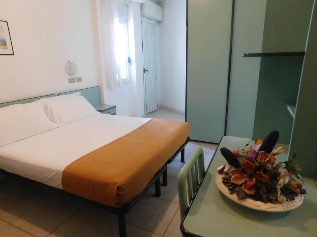 Hotel Dolores 里米尼 外观 照片