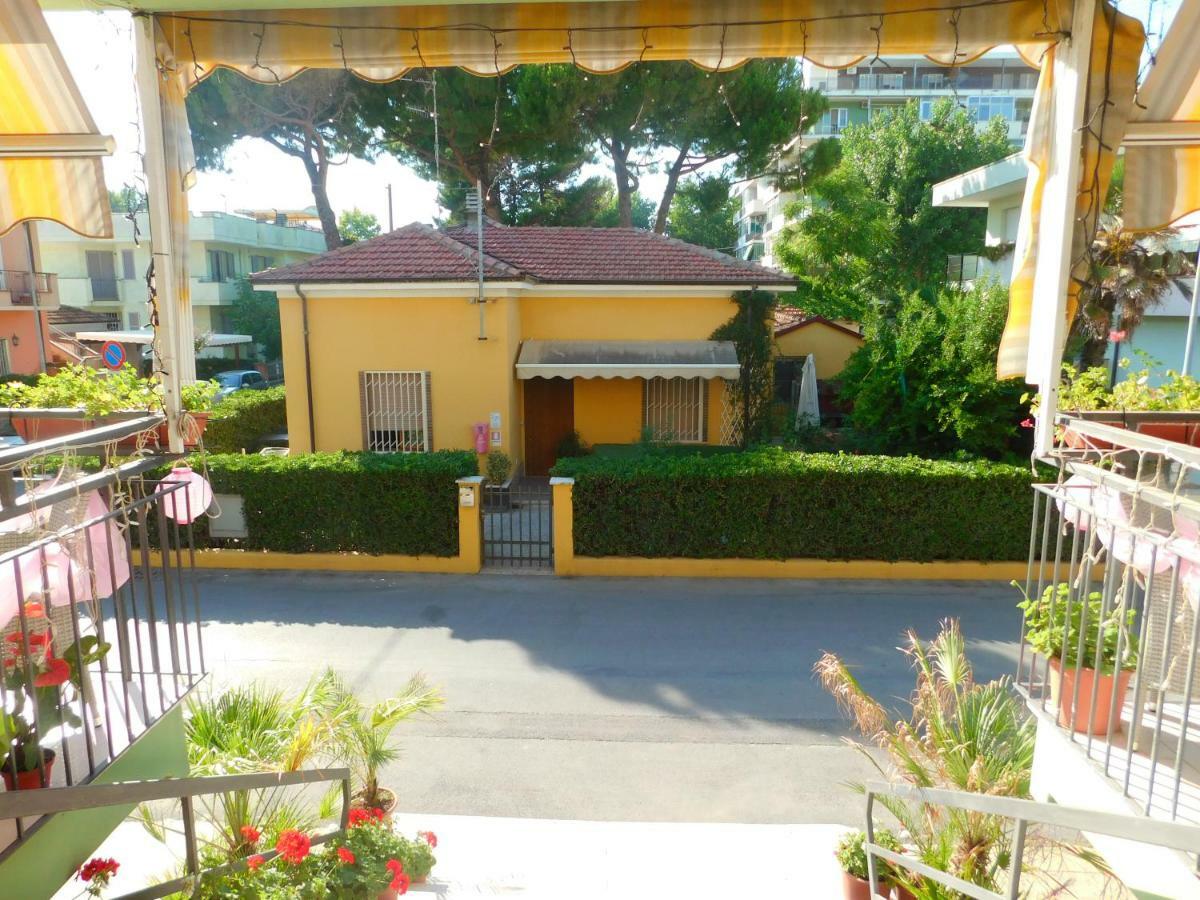 Hotel Dolores 里米尼 外观 照片